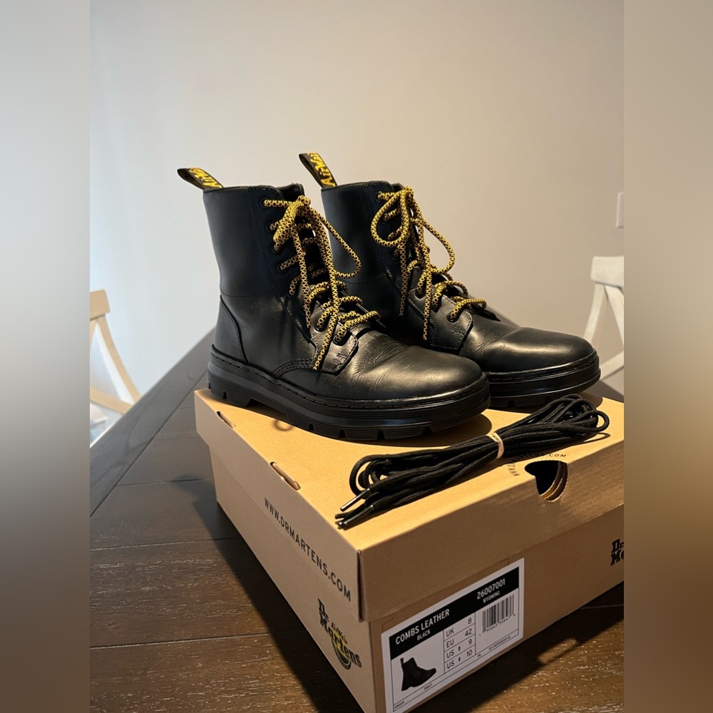 Dr. Martens AirWair Combs Leather boots